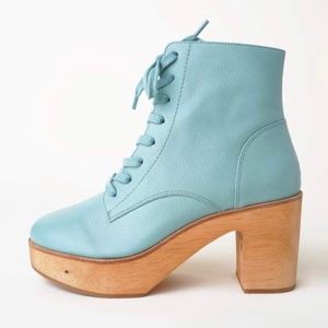 Charlotte Stone Teal Lace-up Boots - size 9